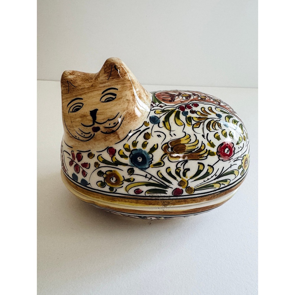 Ceramicas de Coimbra Portugal Hand Painted Cat Trinket Box Signed 523C XVII
